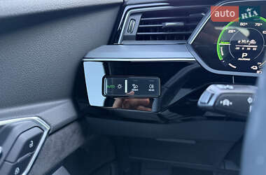 Внедорожник / Кроссовер Audi e-tron 2019 в 