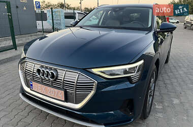 Внедорожник / Кроссовер Audi e-tron 2020 в 