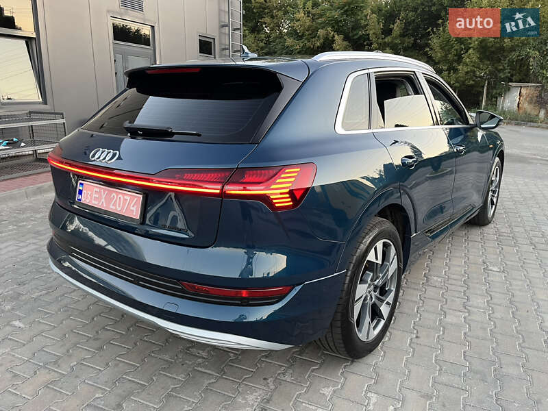 Позашляховик / Кросовер Audi e-tron 2020 в Дніпрі