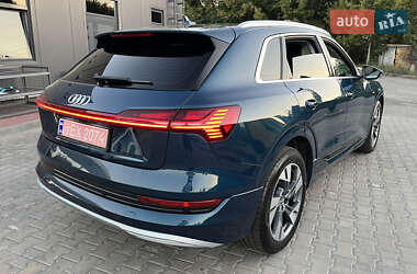 Внедорожник / Кроссовер Audi e-tron 2020 в 