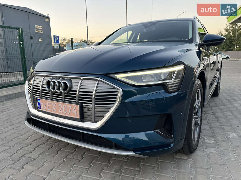 Позашляховик / Кросовер Audi e-tron 2020 в Дніпрі