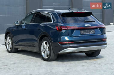 Внедорожник / Кроссовер Audi e-tron 2021 в 