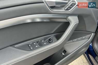 Внедорожник / Кроссовер Audi e-tron 2021 в 
