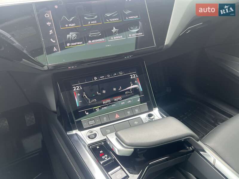 Внедорожник / Кроссовер Audi e-tron 2021 в Ровно
