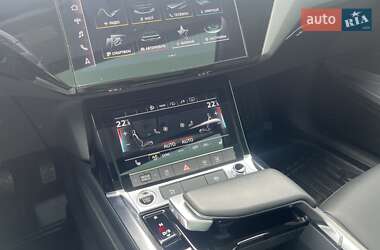 Внедорожник / Кроссовер Audi e-tron 2021 в 
