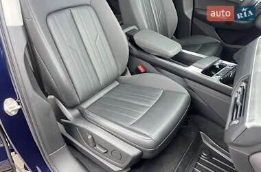 Внедорожник / Кроссовер Audi e-tron 2021 в 