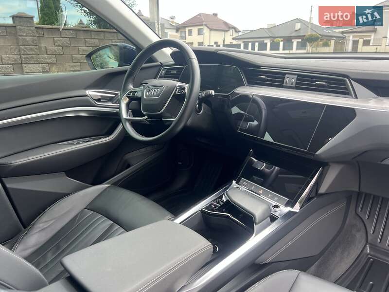 Внедорожник / Кроссовер Audi e-tron 2021 в Ровно