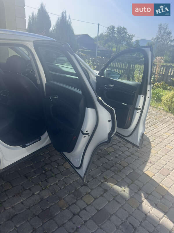 Внедорожник / Кроссовер Audi e-tron 2019 в Косове фото 5 Внедорожник / Кроссовер Audi e-tron 2019 в Косове