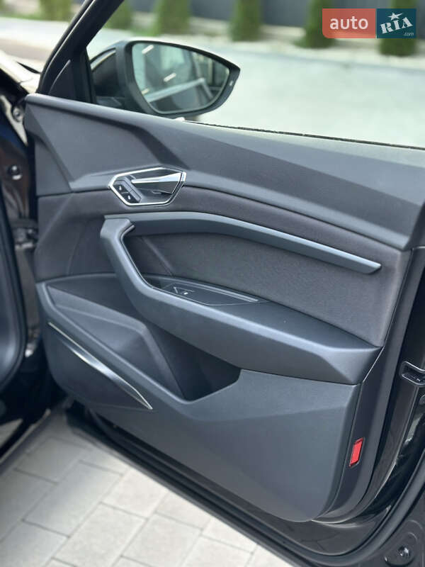 Внедорожник / Кроссовер Audi e-tron 2021 в Ужгороде