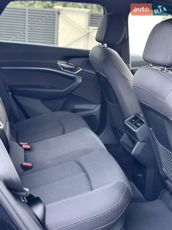 Внедорожник / Кроссовер Audi e-tron 2021 в Ужгороде