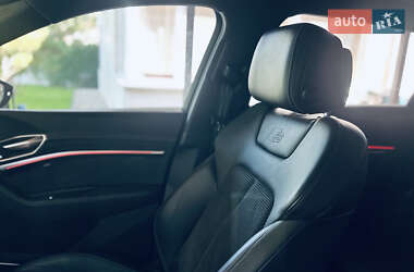Внедорожник / Кроссовер Audi e-tron 2020 в 