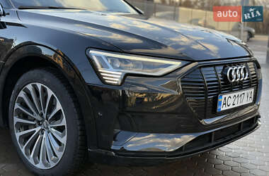Позашляховик / Кросовер Audi e-tron 2019 в 