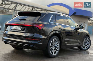 Позашляховик / Кросовер Audi e-tron 2019 в 
