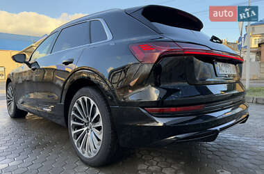 Позашляховик / Кросовер Audi e-tron 2019 в 