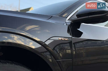 Позашляховик / Кросовер Audi e-tron 2019 в 