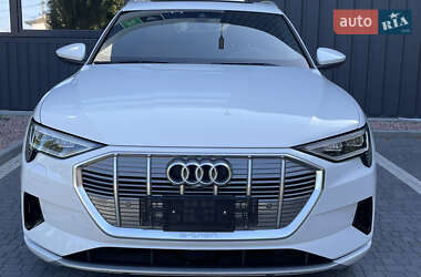 Позашляховик / Кросовер Audi e-tron 2019 в 