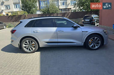 Позашляховик / Кросовер Audi e-tron 2020 в 