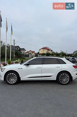 Внедорожник / Кроссовер Audi e-tron 2019 в 