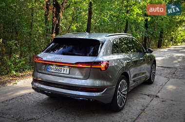 Позашляховик / Кросовер Audi e-tron 2020 в 