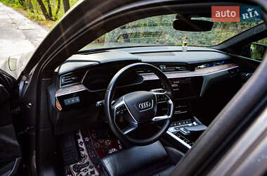 Позашляховик / Кросовер Audi e-tron 2020 в 