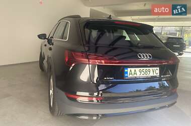 Внедорожник / Кроссовер Audi e-tron 2020 в 