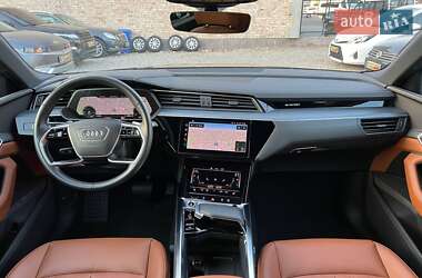 Внедорожник / Кроссовер Audi e-tron 2020 в 