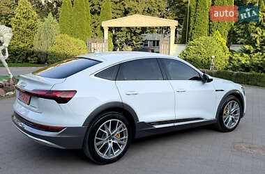 Позашляховик / Кросовер Audi e-tron 2023 в 