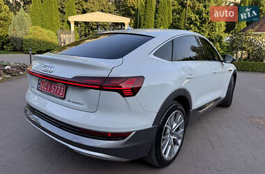 Позашляховик / Кросовер Audi e-tron 2023 в 