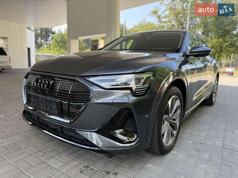 Audi e-tron 2023