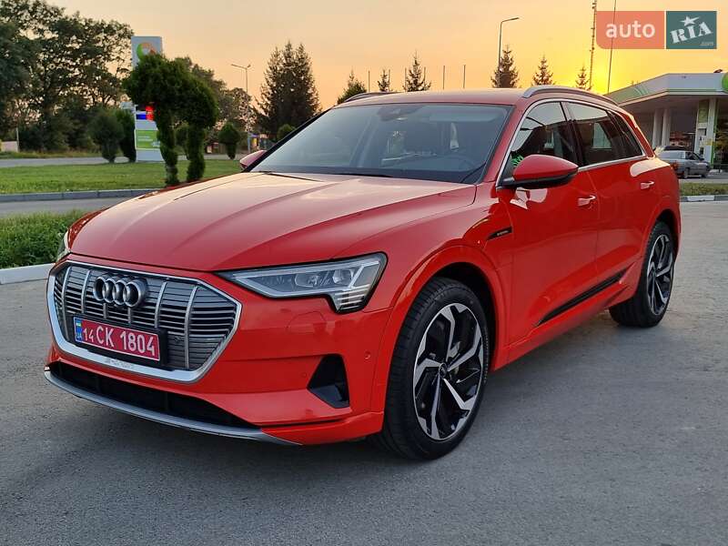 Внедорожник / Кроссовер Audi e-tron 2021 в 