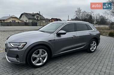 Позашляховик / Кросовер Audi e-tron 2019 в 