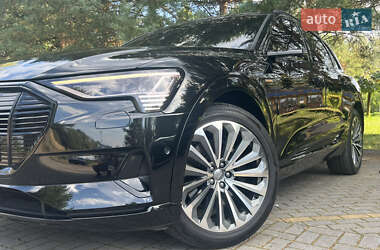 Внедорожник / Кроссовер Audi e-tron 2020 в 