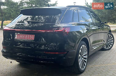 Внедорожник / Кроссовер Audi e-tron 2020 в 