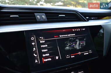 Внедорожник / Кроссовер Audi e-tron 2020 в 