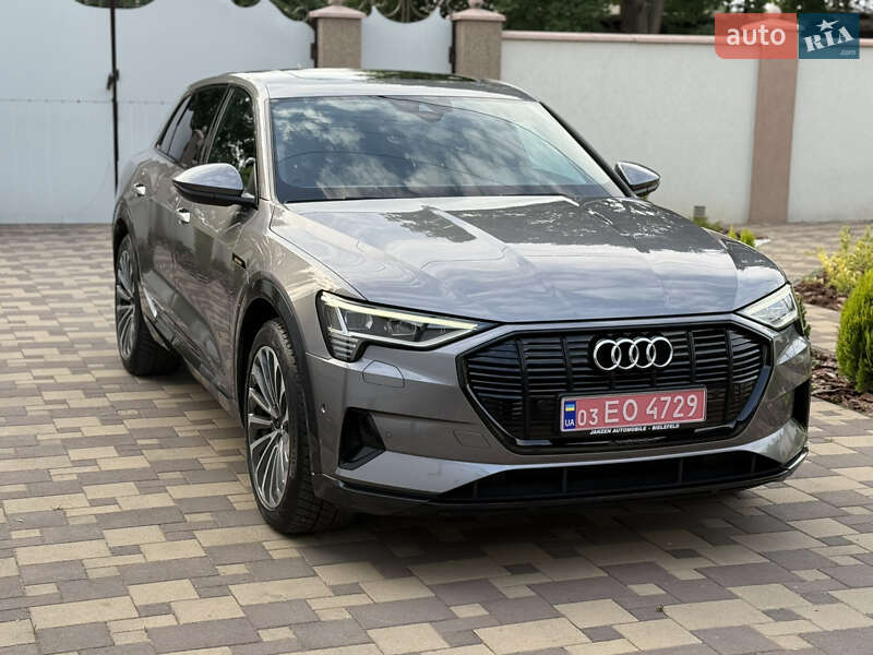 Позашляховик / Кросовер Audi e-tron 2020 в 