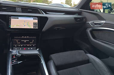Внедорожник / Кроссовер Audi e-tron 2020 в 