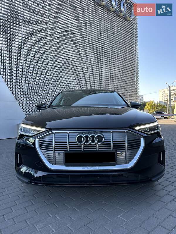 Внедорожник / Кроссовер Audi e-tron 2021 в Киеве фото 2 Внедорожник / Кроссовер Audi e-tron 2021 в Киеве
