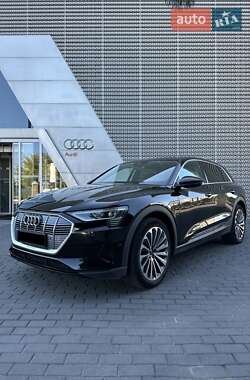 Внедорожник / Кроссовер Audi e-tron 2021 в 