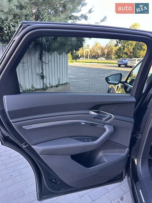 Внедорожник / Кроссовер Audi e-tron 2021 в Киеве фото 22 Внедорожник / Кроссовер Audi e-tron 2021 в Киеве