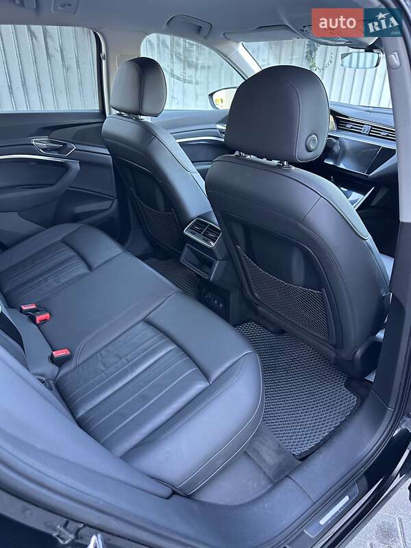 Внедорожник / Кроссовер Audi e-tron 2021 в Киеве фото 25 Внедорожник / Кроссовер Audi e-tron 2021 в Киеве