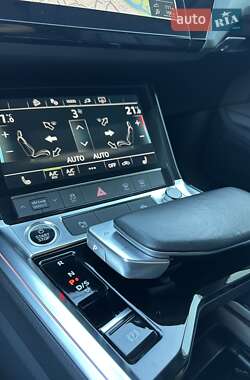 Внедорожник / Кроссовер Audi e-tron 2021 в 
