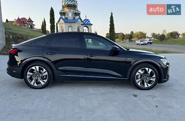 Позашляховик / Кросовер Audi e-tron 2022 в 