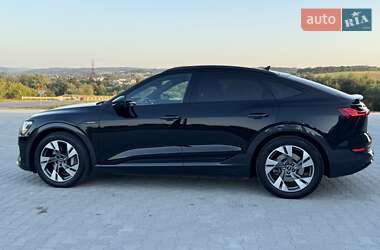Позашляховик / Кросовер Audi e-tron 2022 в 