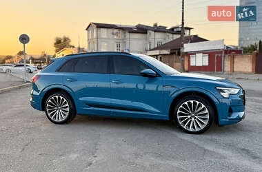 Внедорожник / Кроссовер Audi e-tron 2019 в 