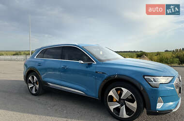 Позашляховик / Кросовер Audi e-tron 2019 в 