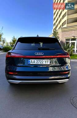 Внедорожник / Кроссовер Audi e-tron 2018 в 