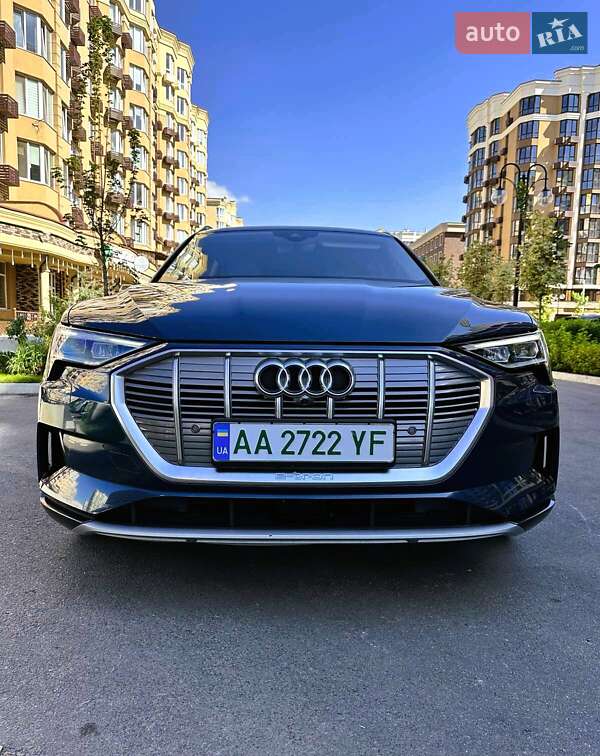 Внедорожник / Кроссовер Audi e-tron 2018 в Киеве