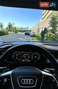 Внедорожник / Кроссовер Audi e-tron 2018 в 