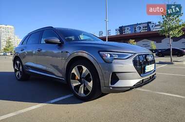 Внедорожник / Кроссовер Audi e-tron 2021 в 