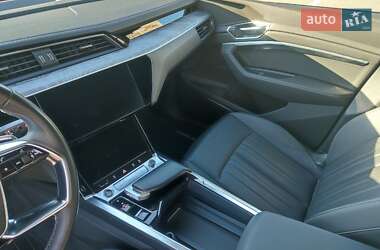 Внедорожник / Кроссовер Audi e-tron 2021 в 